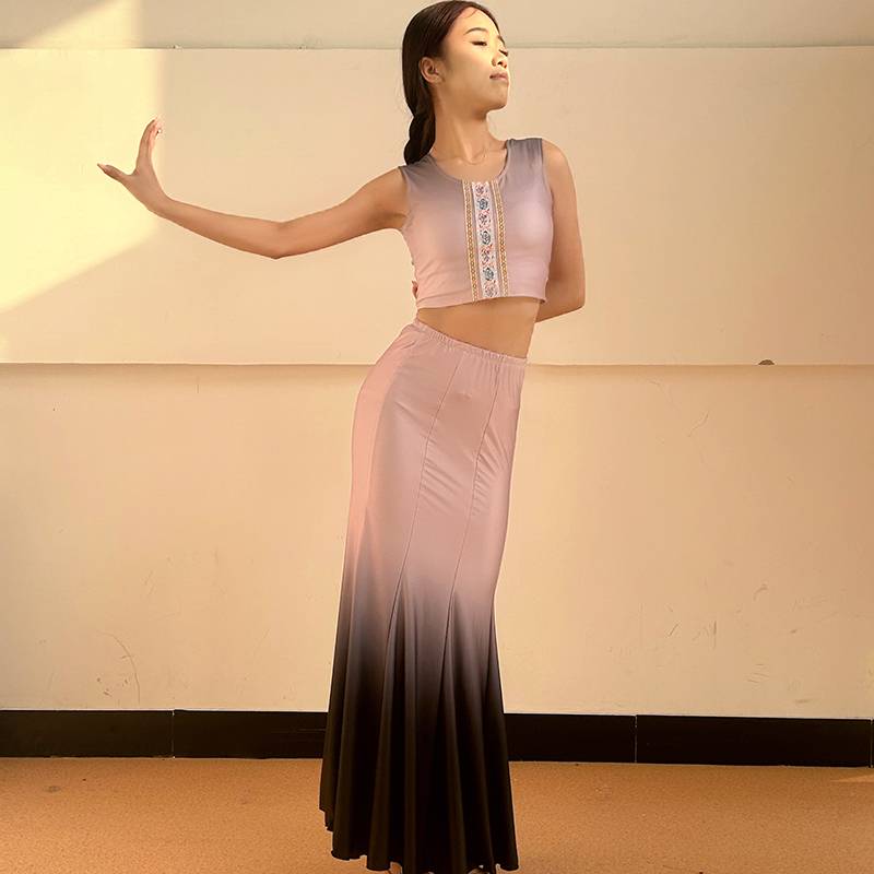 It's pink, eight 360-degree skirts and two shoulders